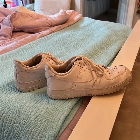 WOMENS 9.5 AirForce 1’s - Picture 3 of 4